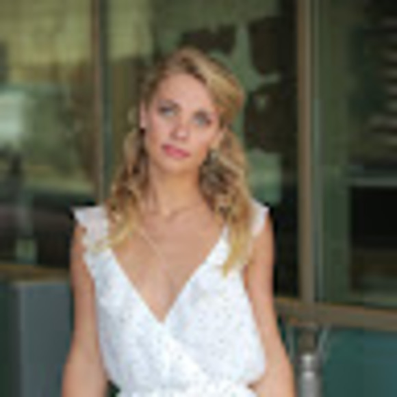 Meet your Posher, Alexandra - Picture 1 of 1